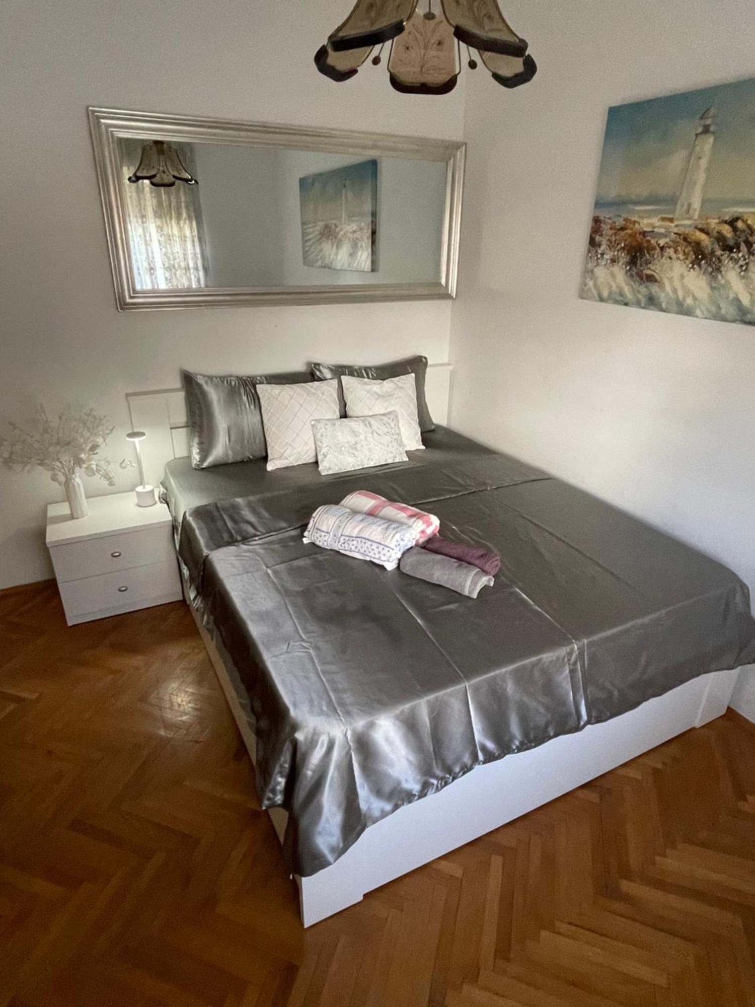 Apartman Luka + Free Parking Apartment Задар Екстериор снимка