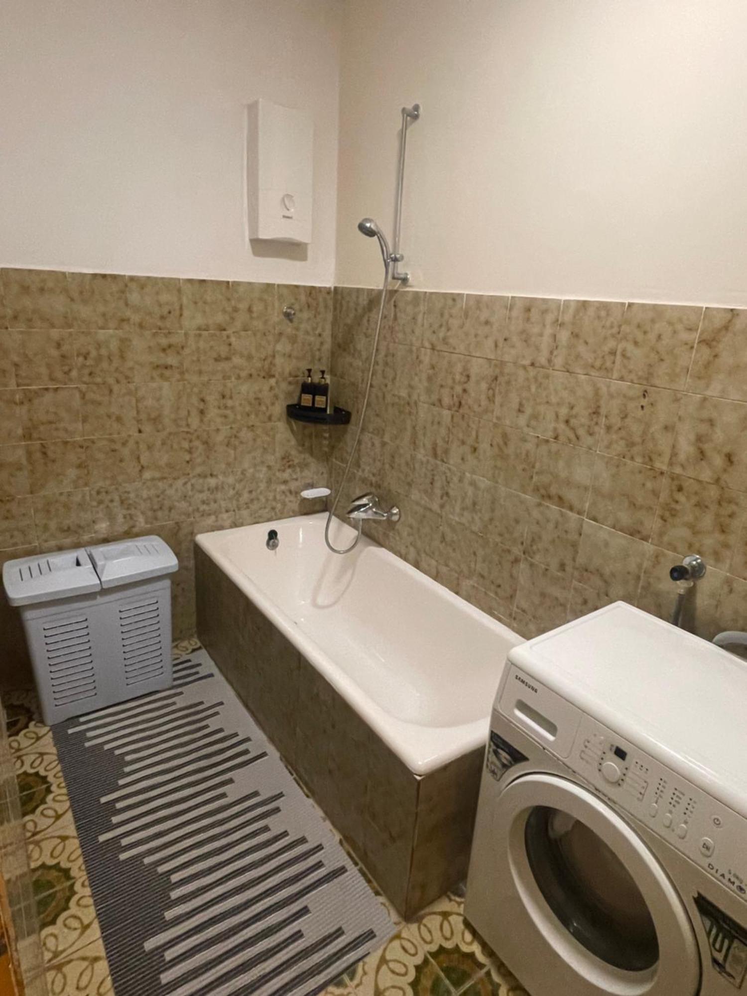 Apartman Luka + Free Parking Apartment Задар Екстериор снимка